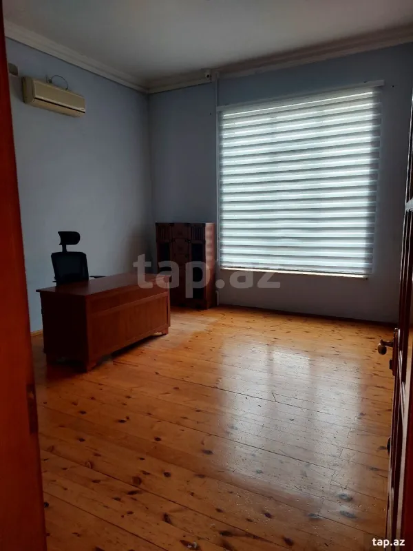 Kirayə verilir 7 otaqlı həyət evi 500 m²