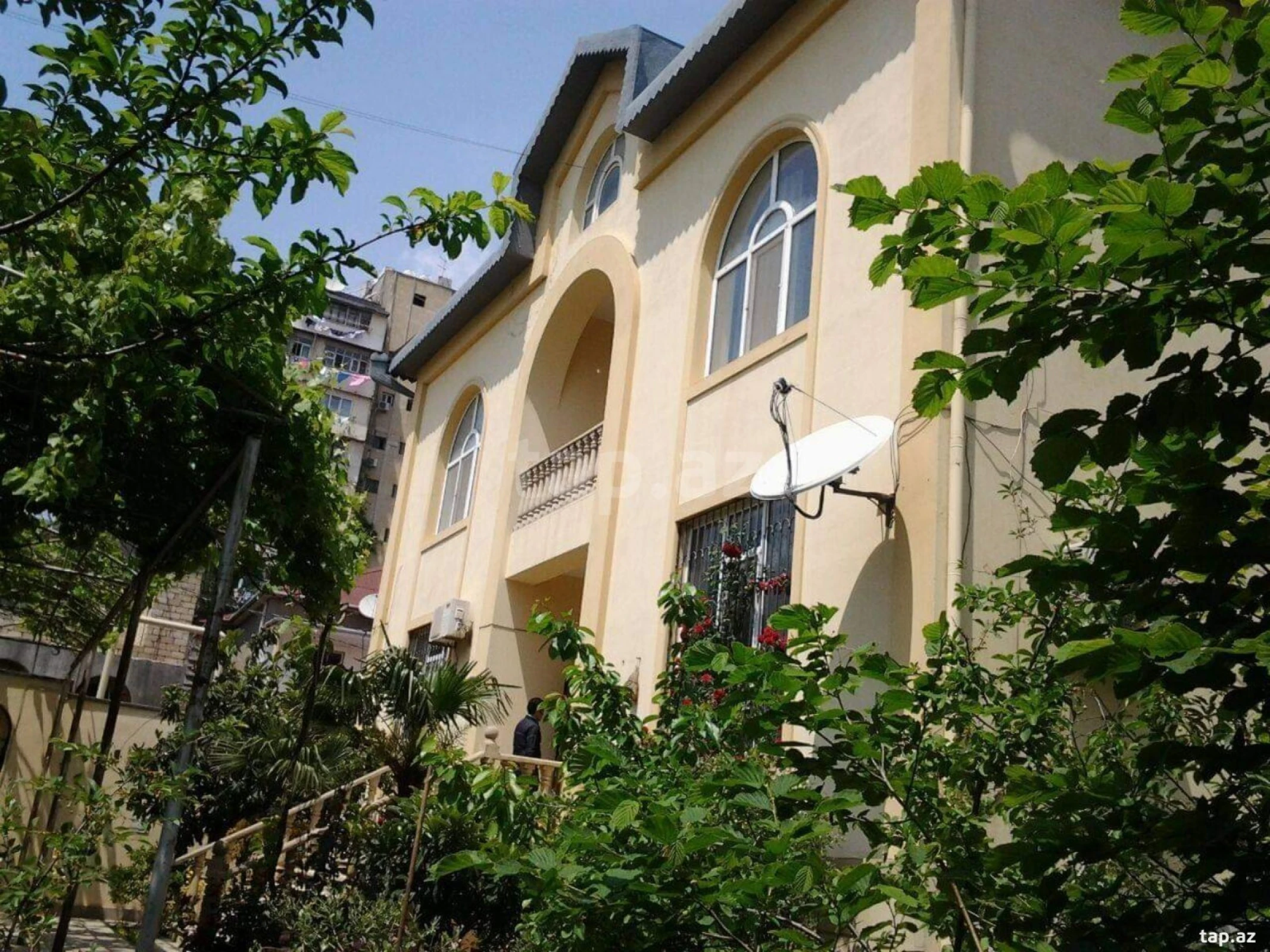 Kirayə verilir 7 otaqlı həyət evi 500 m²