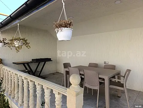 Satılır 4 otaqlı həyət evi