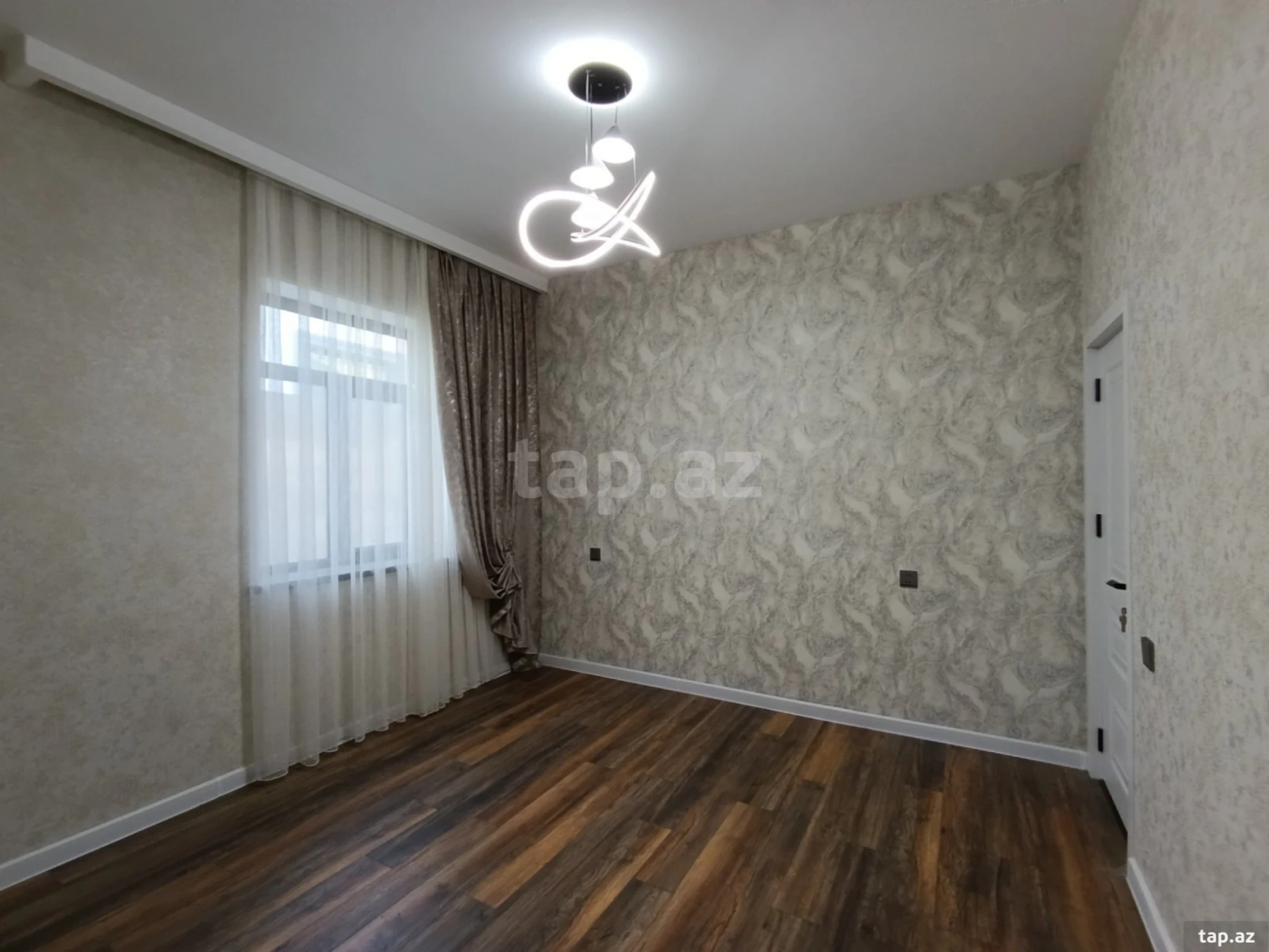 Satılır 4 otaqlı həyət evi