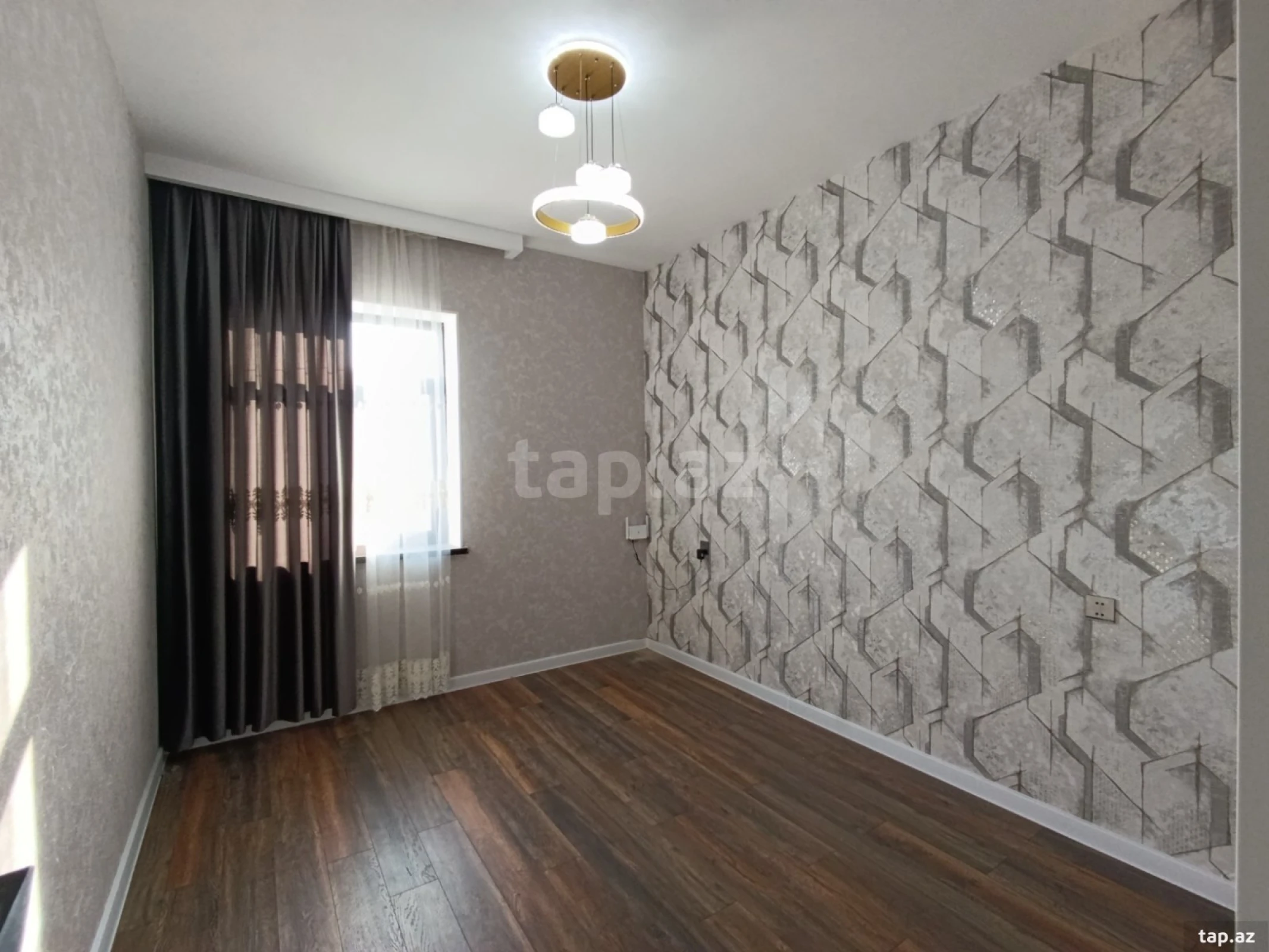 Satılır 4 otaqlı həyət evi