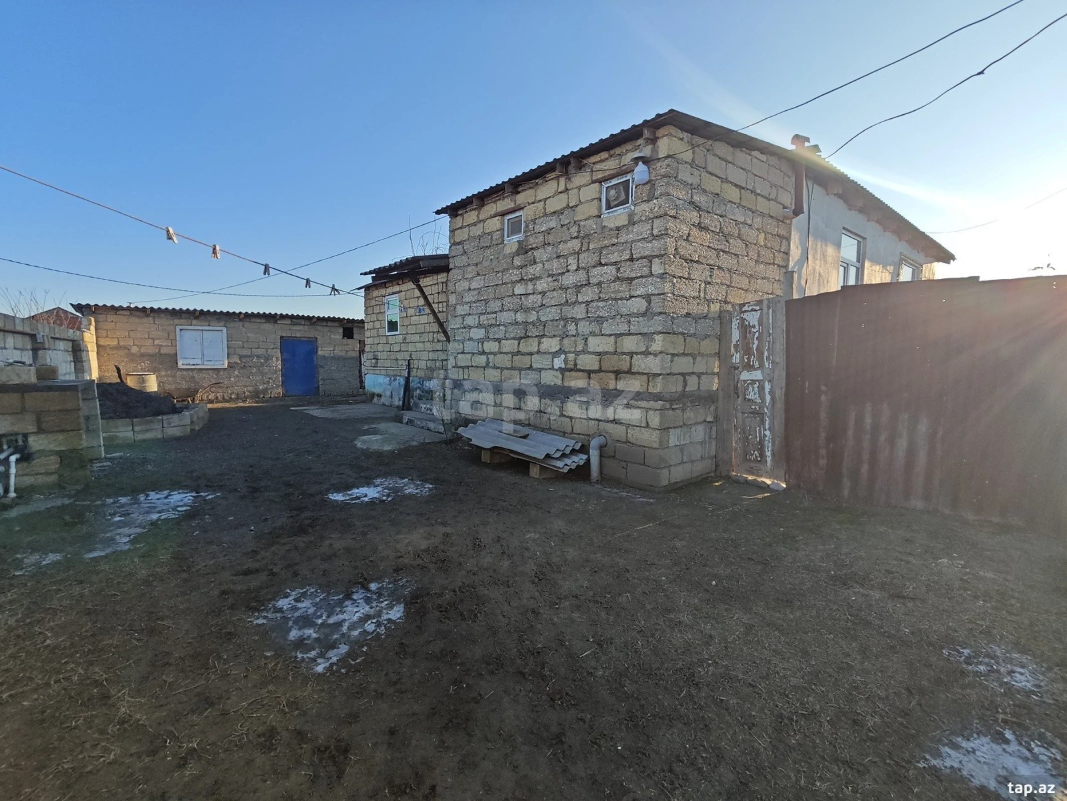 Satılır 4 otaqlı həyət evi