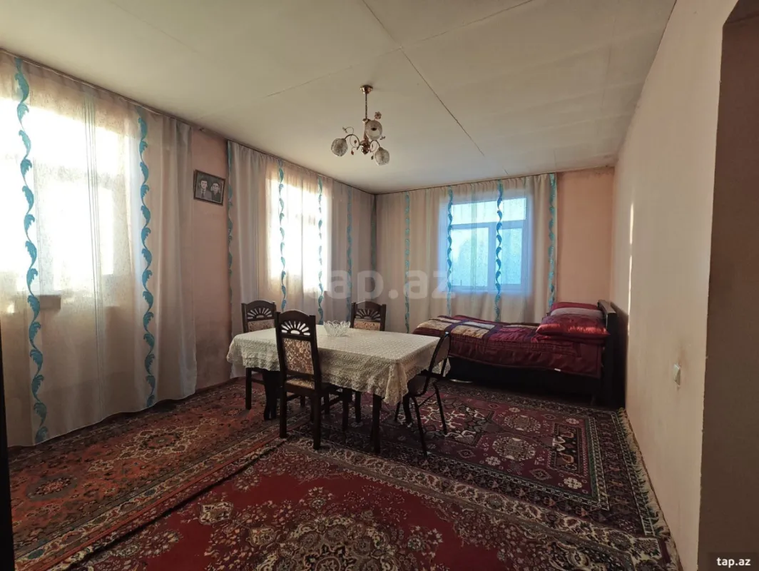 Satılır 4 otaqlı həyət evi