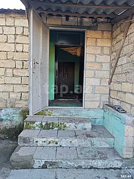 Satılır 4 otaqlı həyət evi