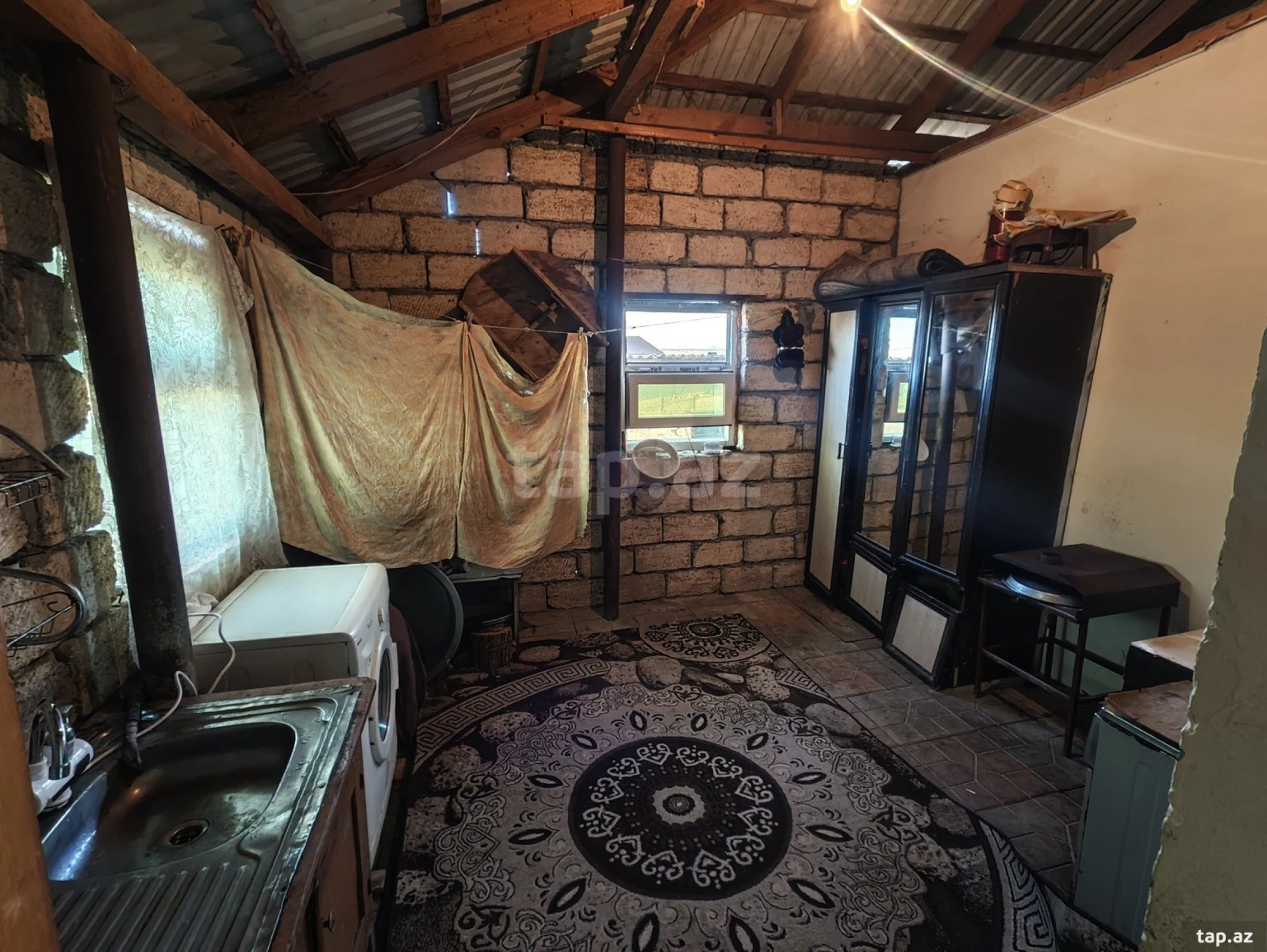 Satılır 4 otaqlı həyət evi