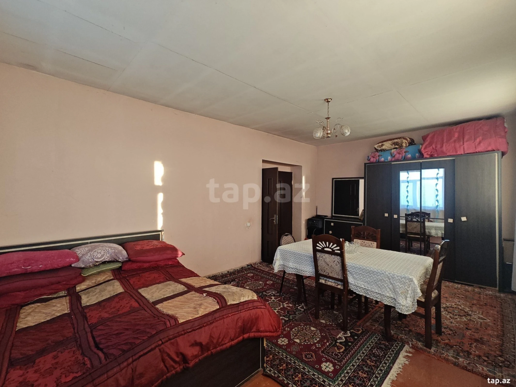 Satılır 4 otaqlı həyət evi