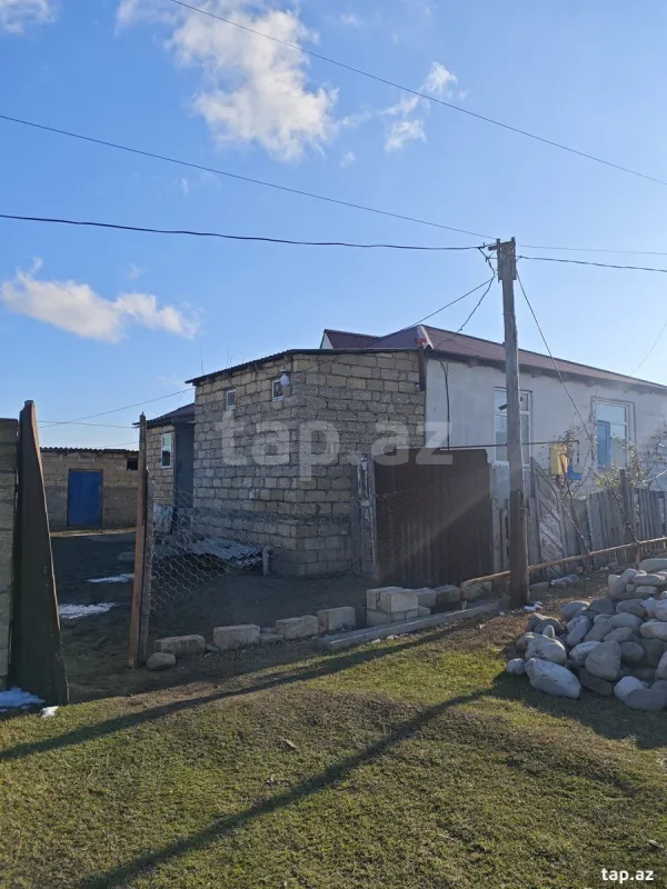 Satılır 4 otaqlı həyət evi