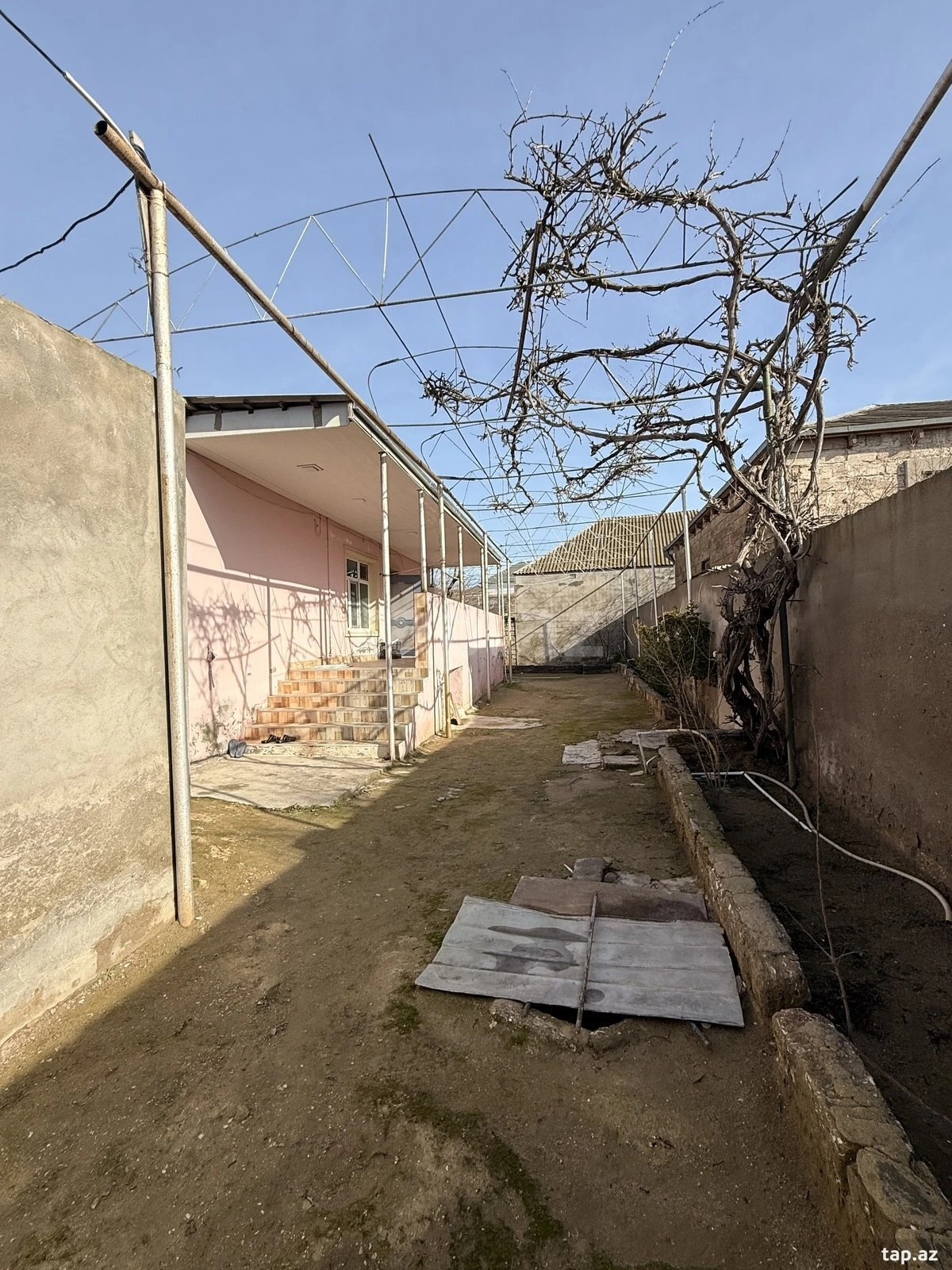Satılır 3 otaqlı həyət evi