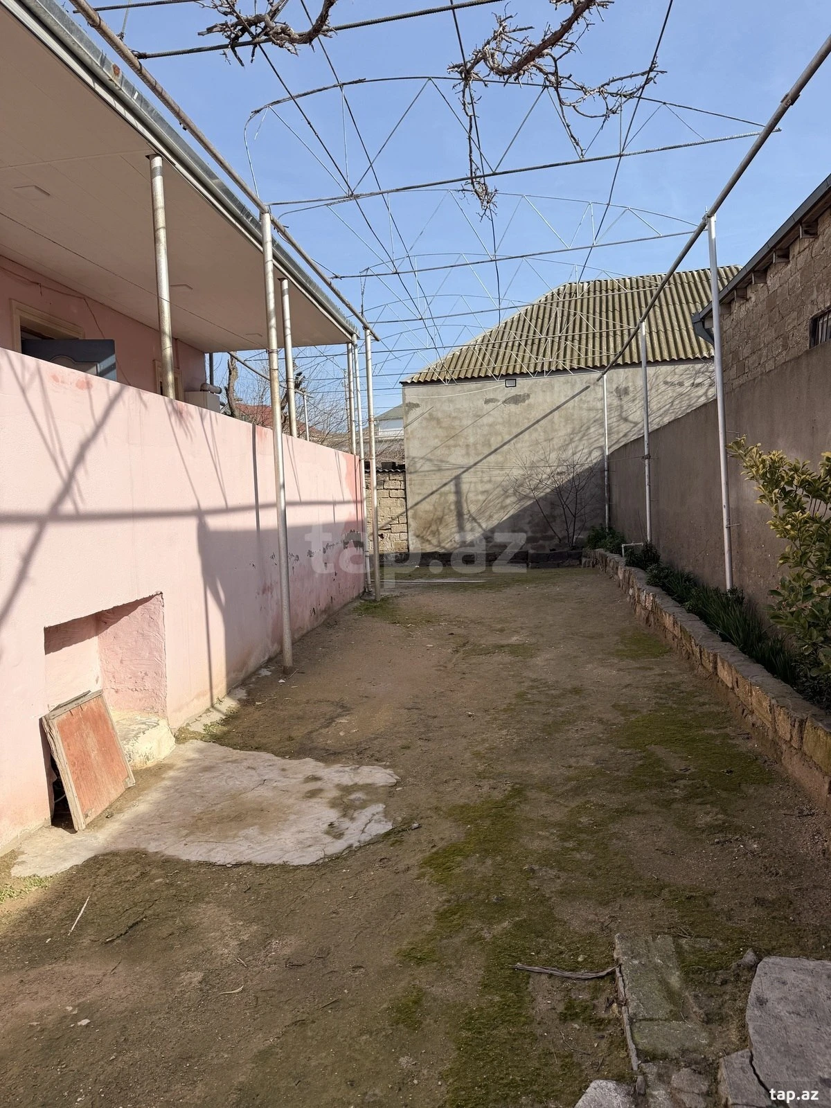 Satılır 3 otaqlı həyət evi