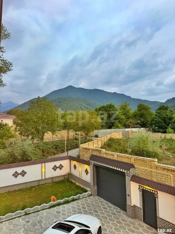 Kirayə verilir 4 otaqlı həyət evi