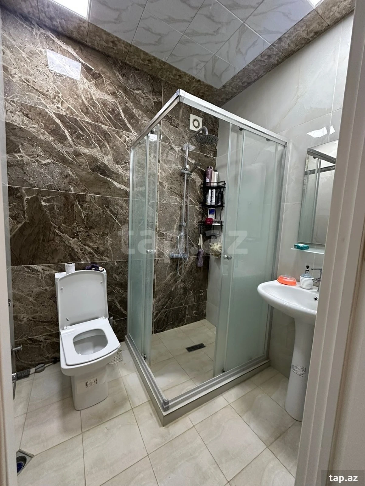 Kirayə verilir 2 otaqlı yeni tikili 80 m²