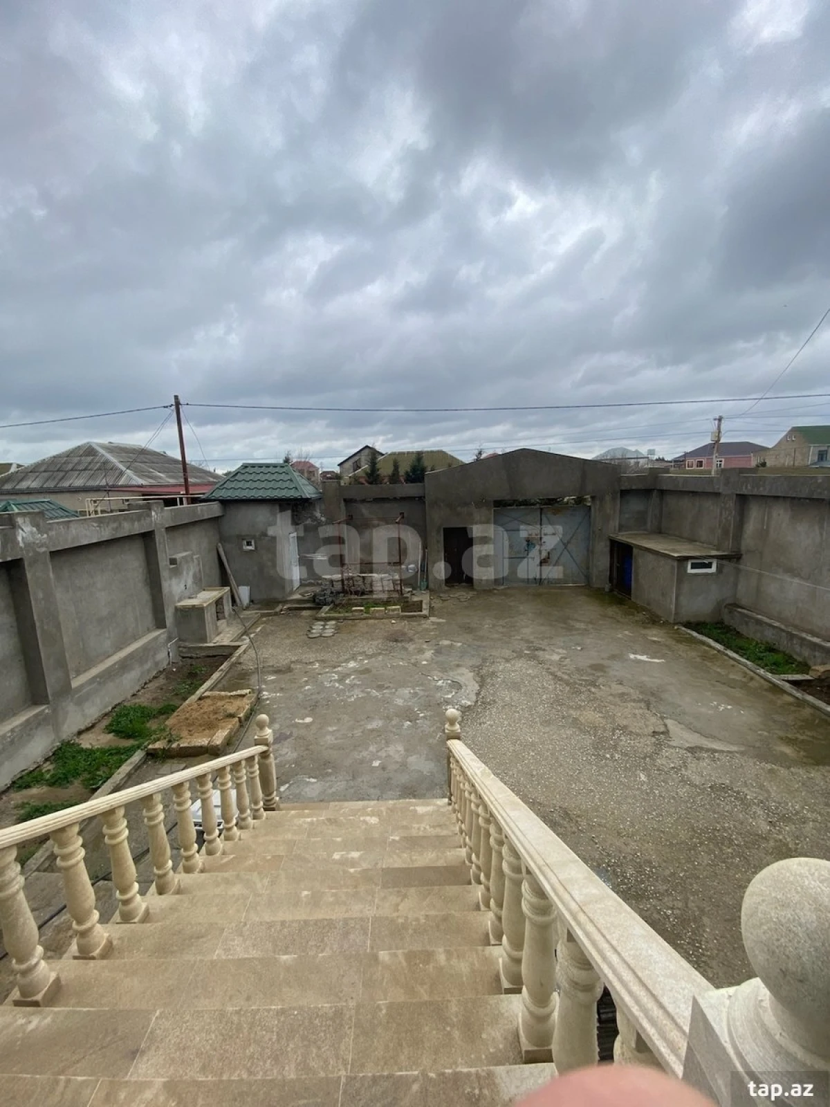 Satılır 5 otaqlı həyət evi