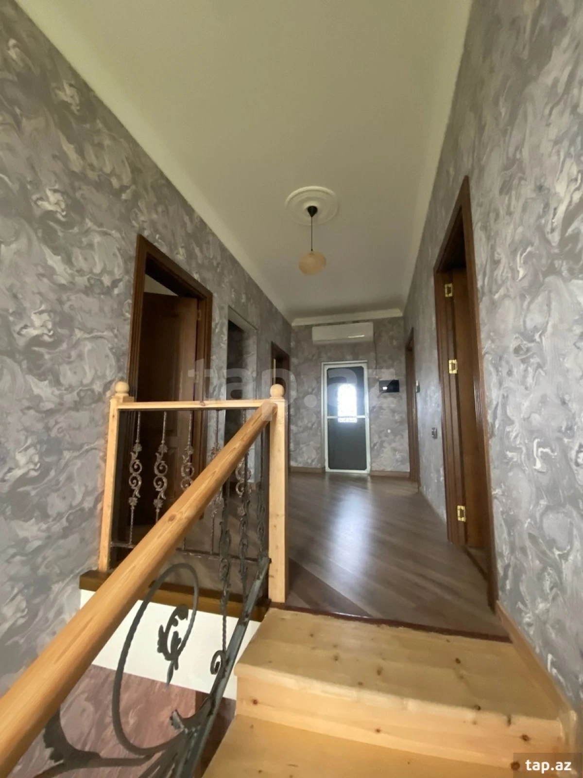 Satılır 5 otaqlı həyət evi