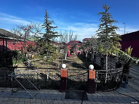 Satılır 8 otaqlı həyət evi