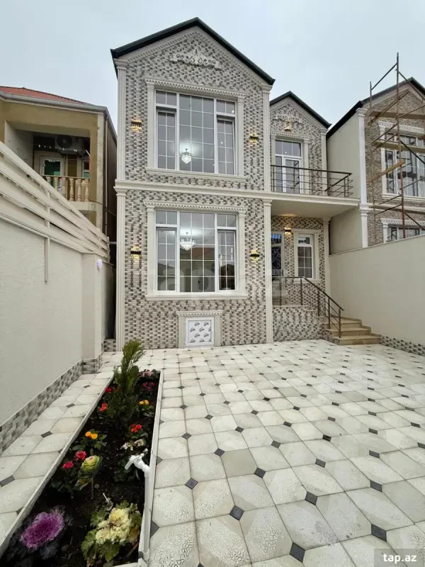 Satılır 5 otaqlı həyət evi 180 m²