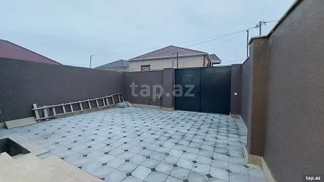Satılır 4 otaqlı həyət evi
