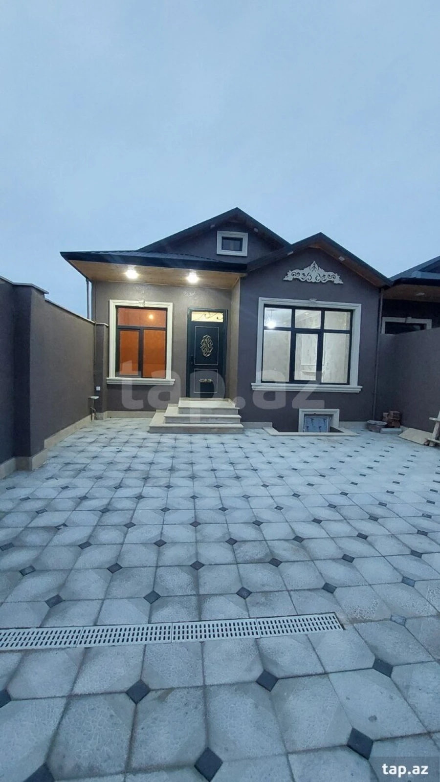 Satılır 4 otaqlı həyət evi