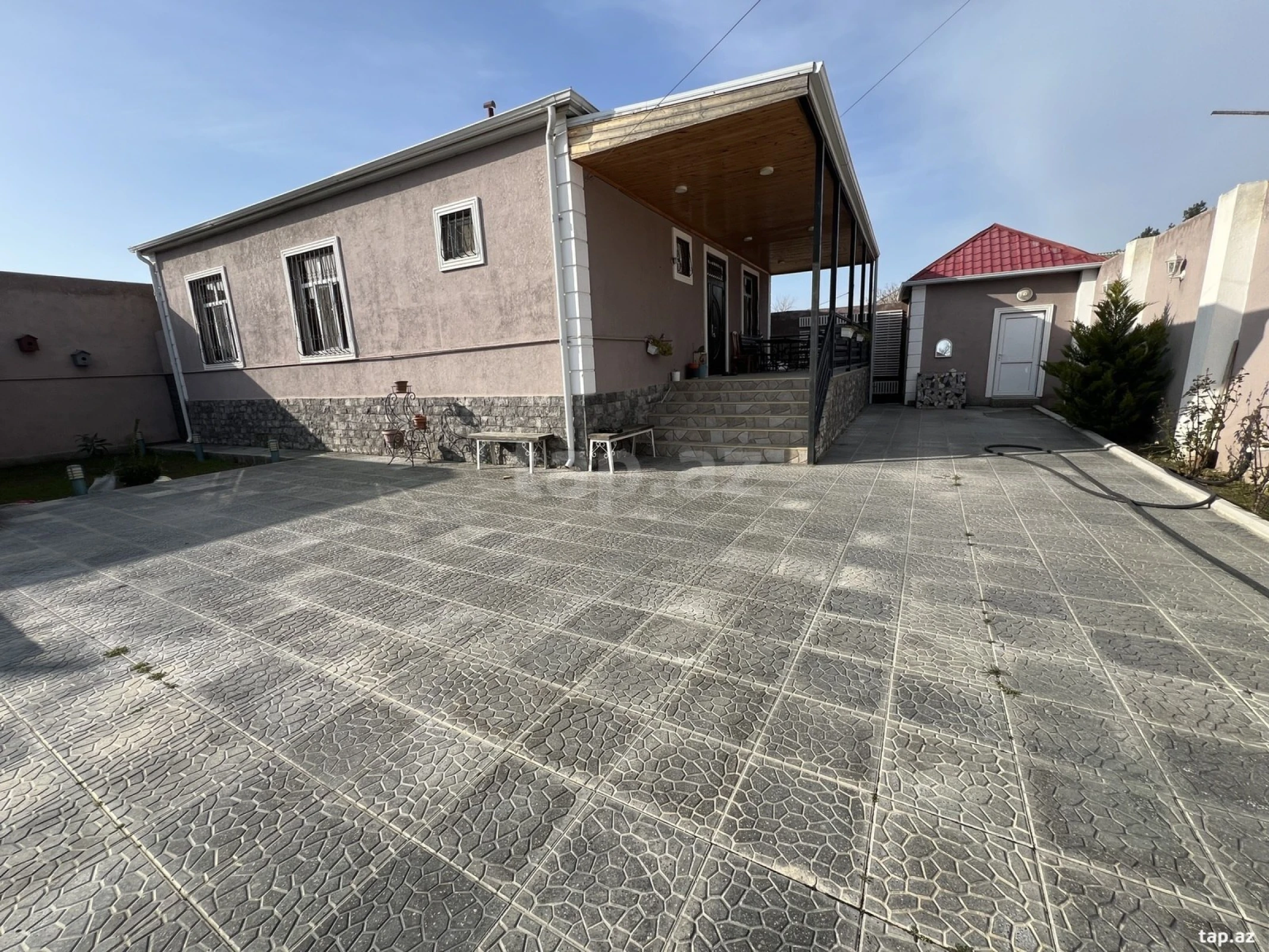 Satılır 3 otaqlı həyət evi