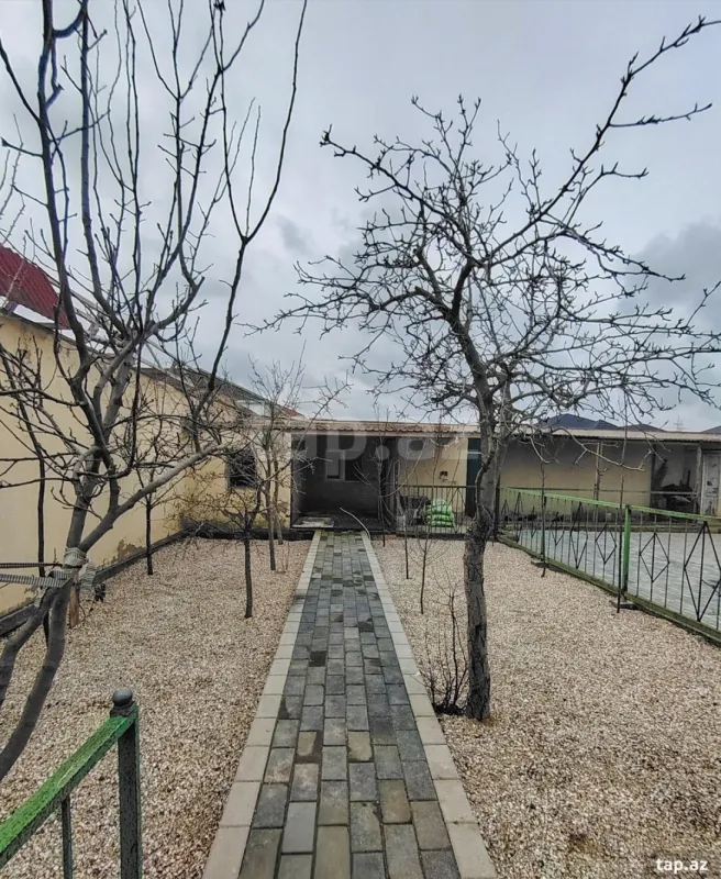 Satılır 4 otaqlı həyət evi