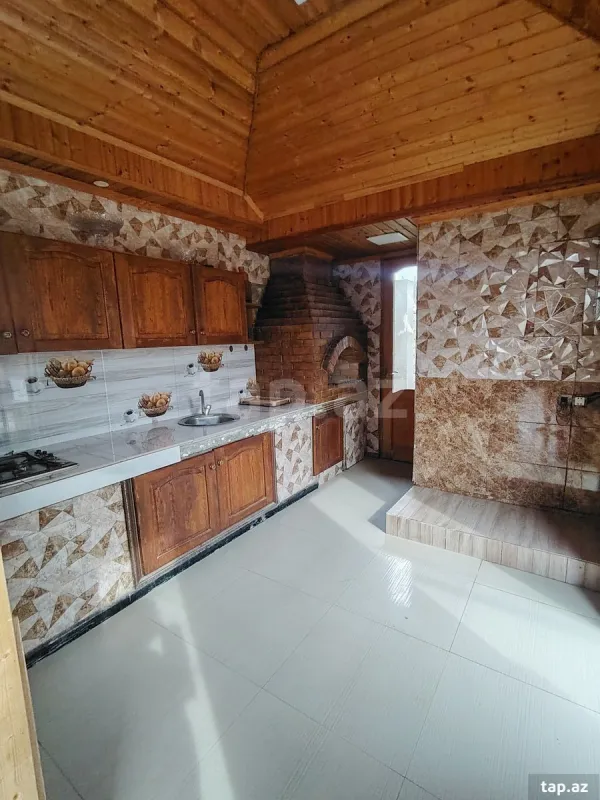 Satılır 4 otaqlı həyət evi