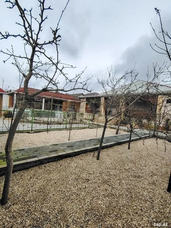 Satılır 4 otaqlı həyət evi