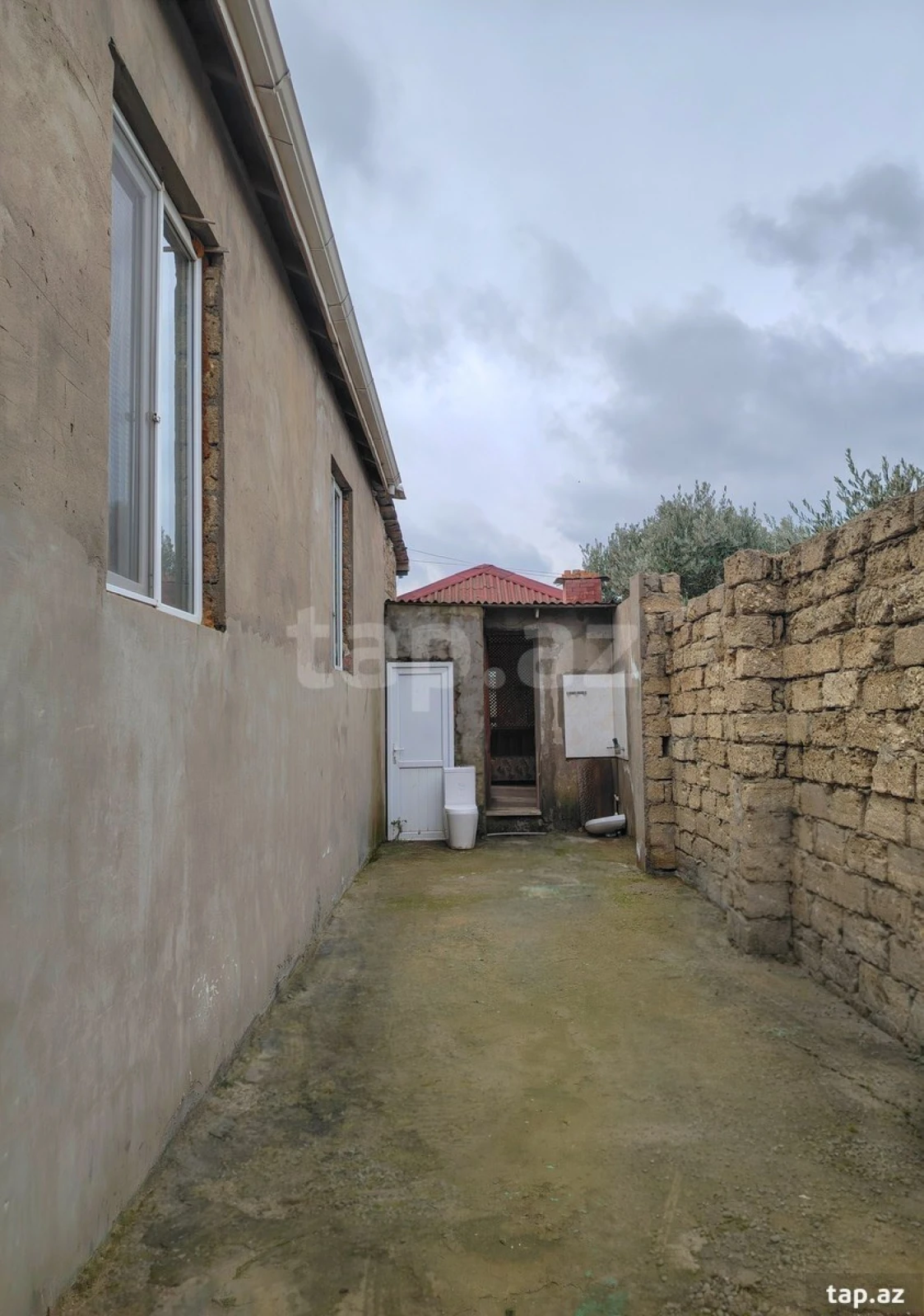 Satılır 4 otaqlı həyət evi