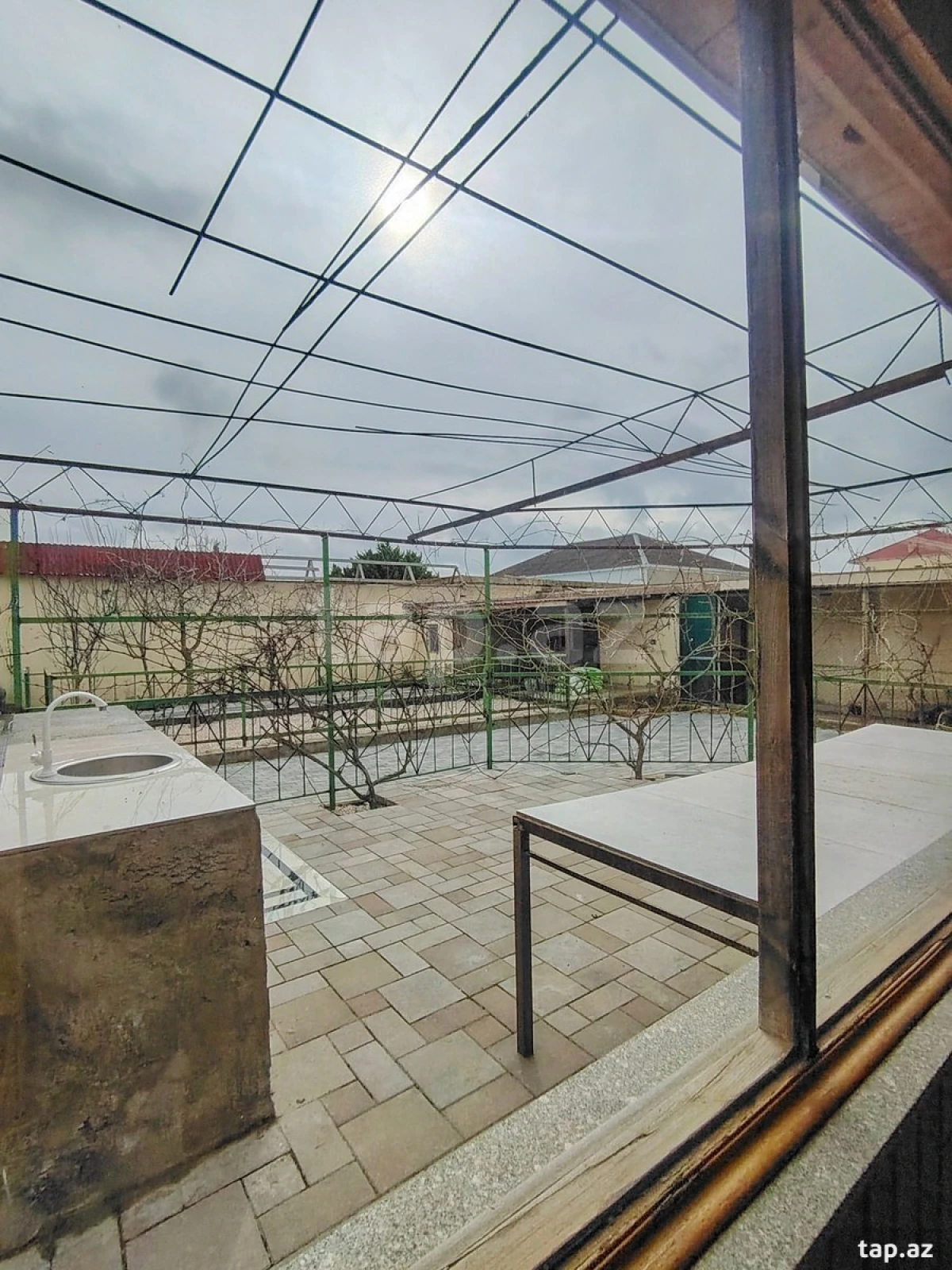 Satılır 4 otaqlı həyət evi