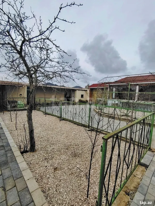 Satılır 4 otaqlı həyət evi