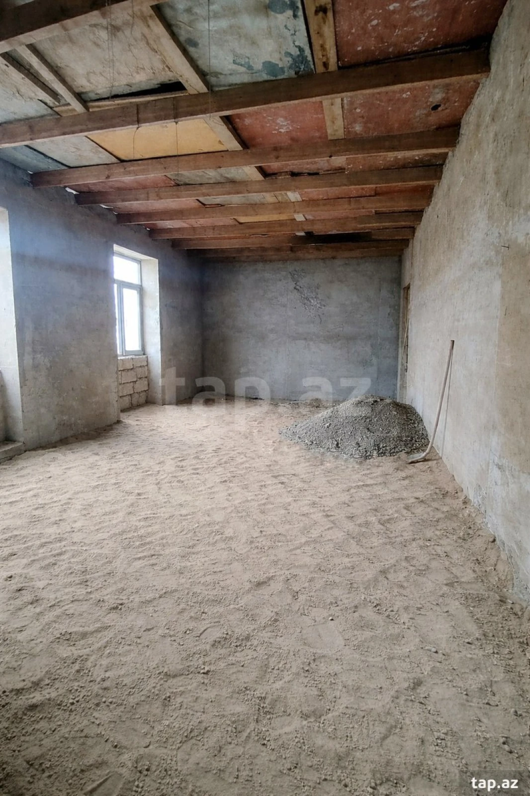 Satılır 4 otaqlı həyət evi