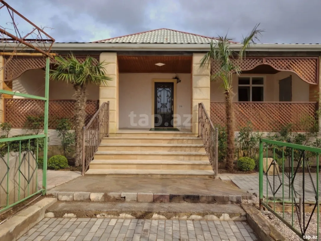 Satılır 4 otaqlı həyət evi