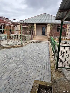 Satılır 4 otaqlı həyət evi