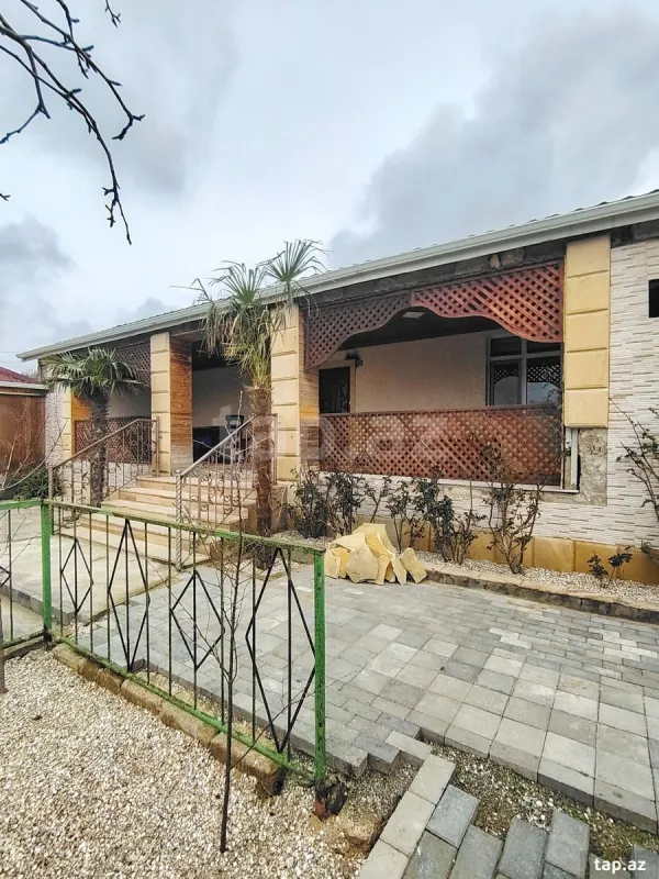 Satılır 4 otaqlı həyət evi