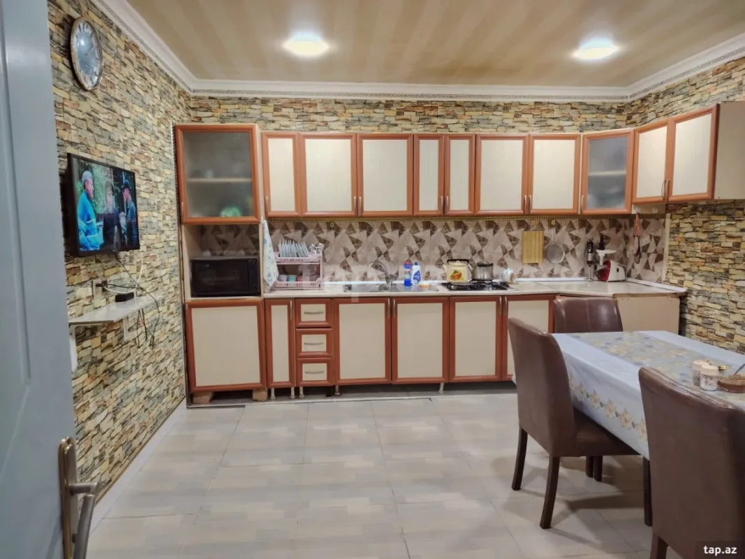 Satılır 4 otaqlı həyət evi