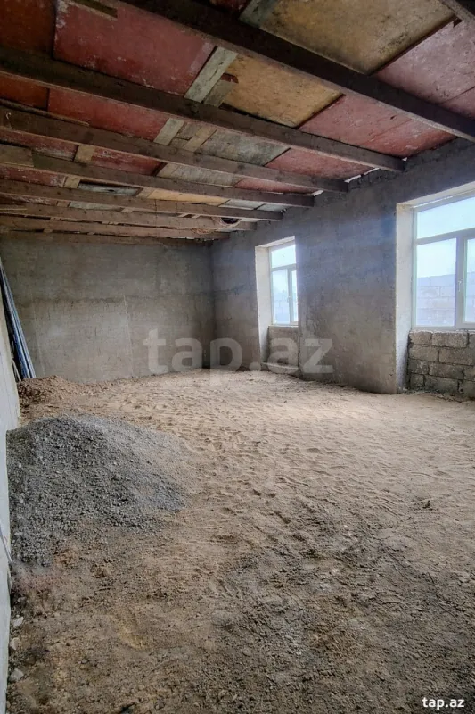 Satılır 4 otaqlı həyət evi