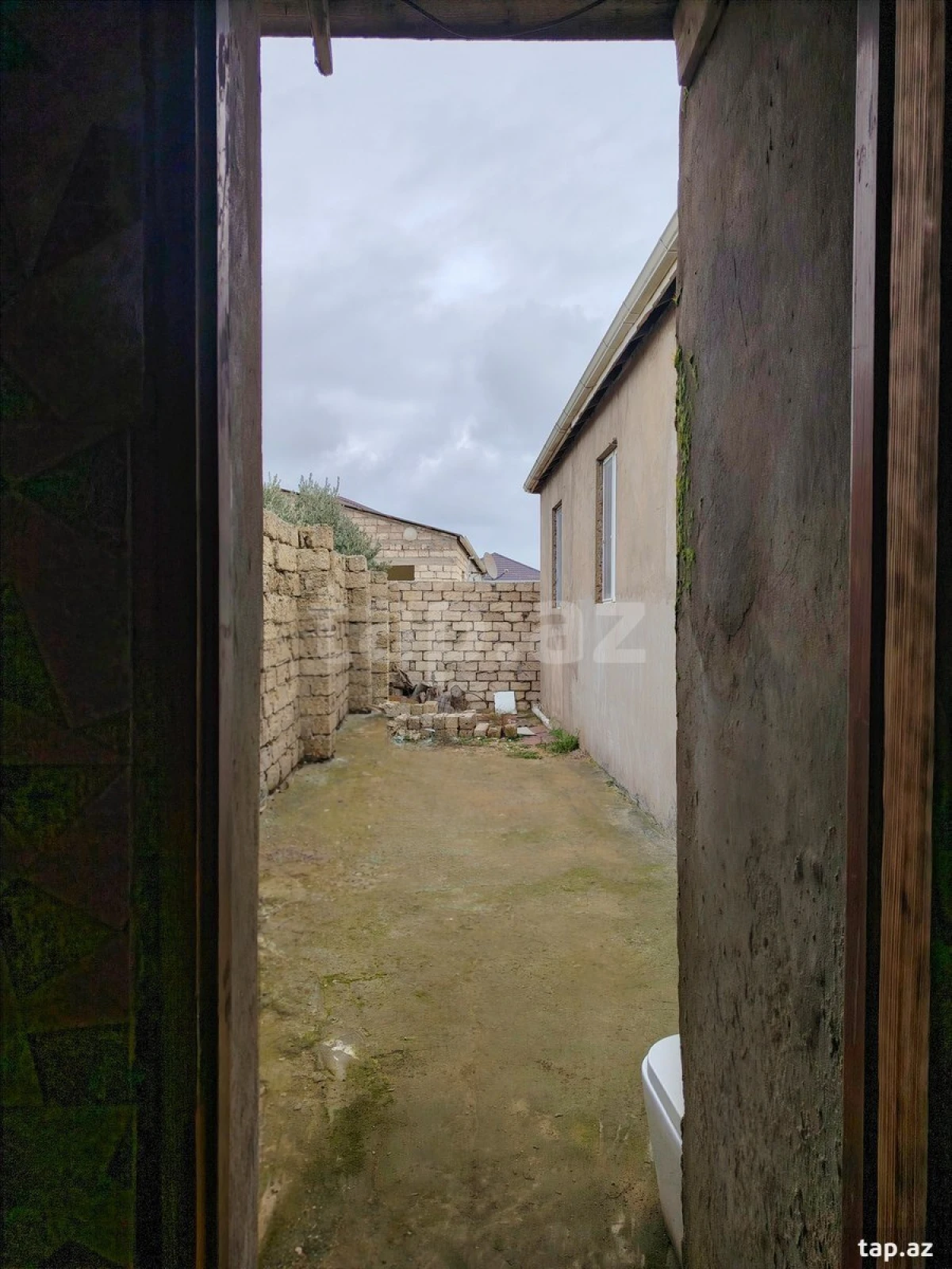 Satılır 4 otaqlı həyət evi