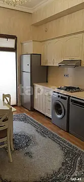 Kirayə verilir 4 otaqlı yeni tikili 140.2 m²