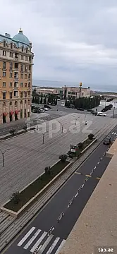 Kirayə verilir 4 otaqlı yeni tikili 140.2 m²