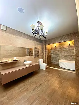 Satılır 8 otaqlı həyət evi