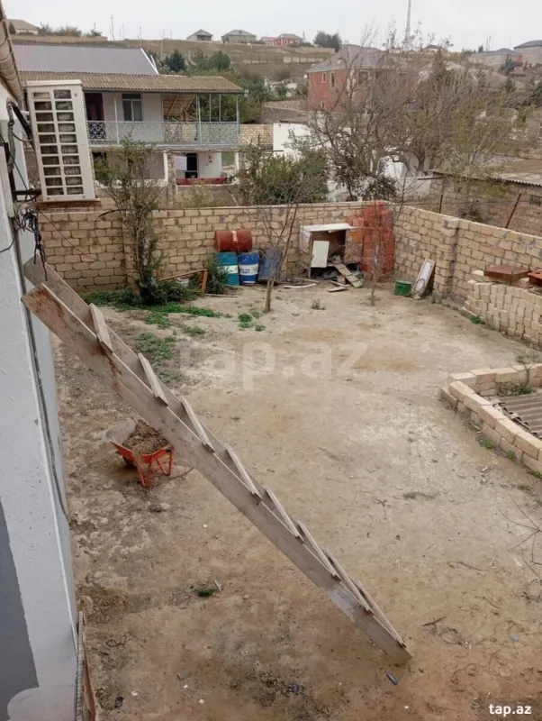 Satılır 4 otaqlı həyət evi