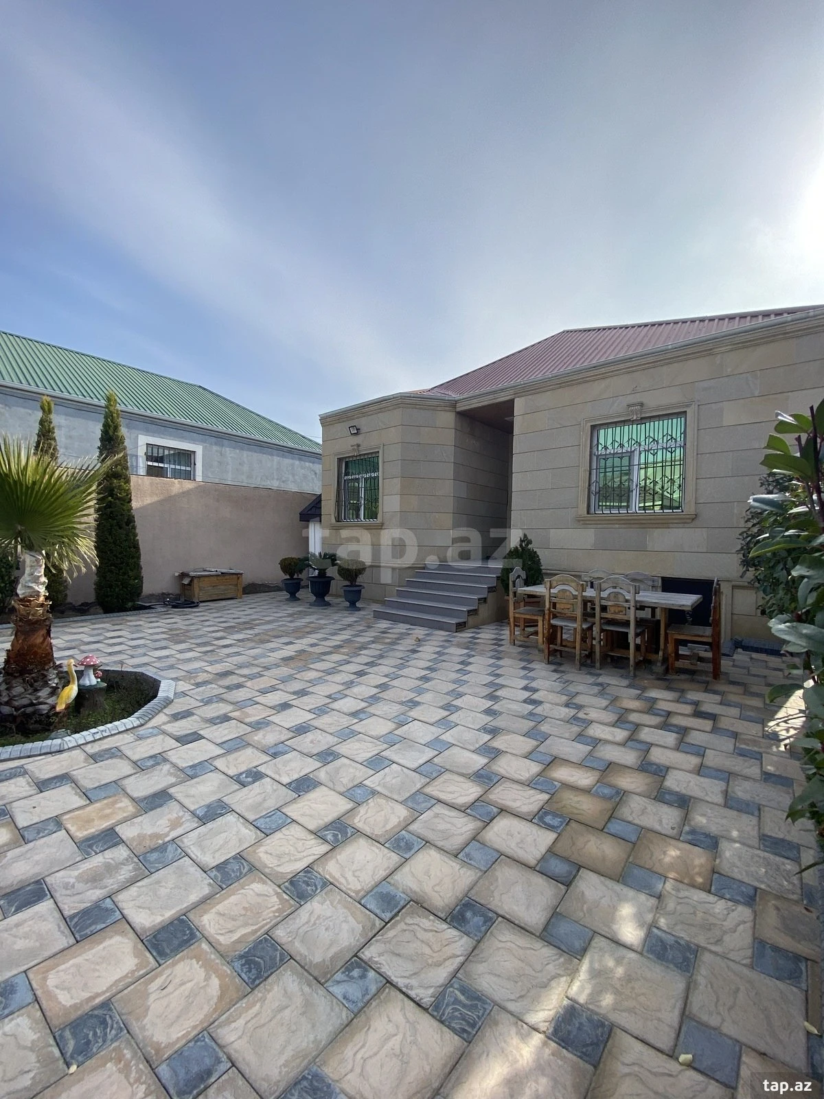 Satılır 4 otaqlı həyət evi