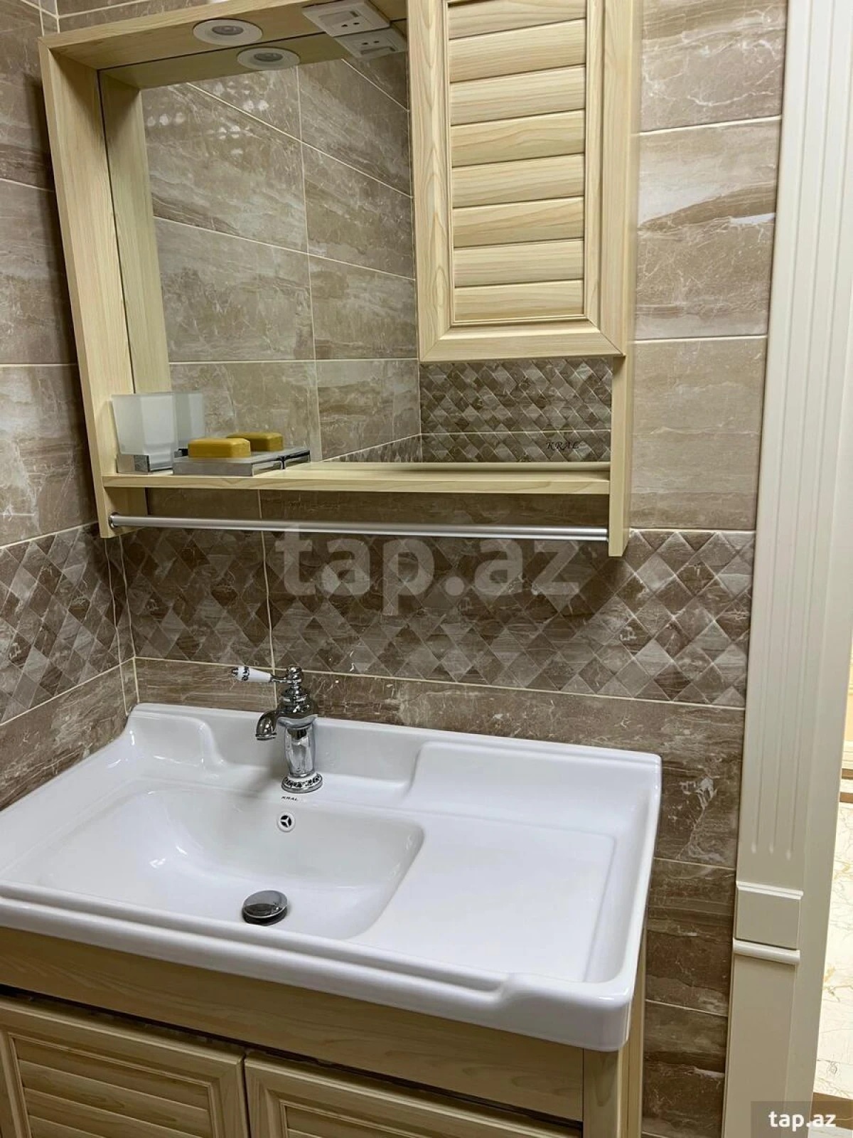 Kirayə verilir 2 otaqlı yeni tikili 91 m²