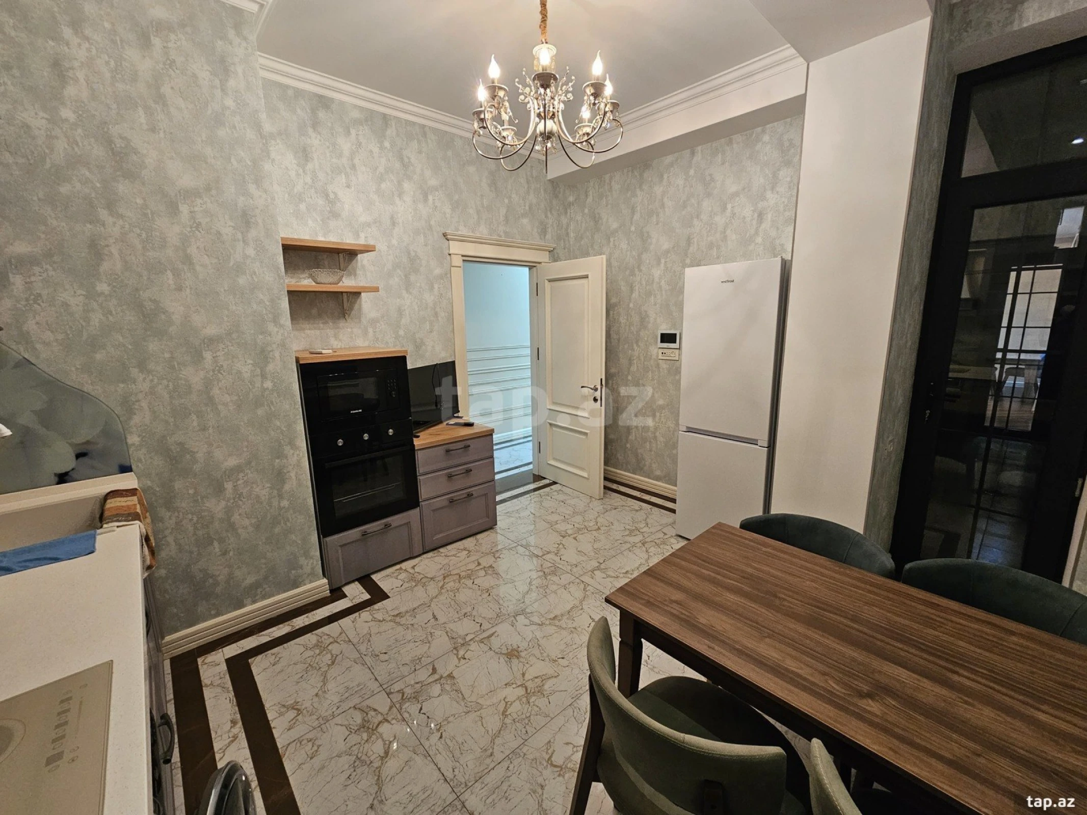 Kirayə verilir 2 otaqlı yeni tikili 91 m²