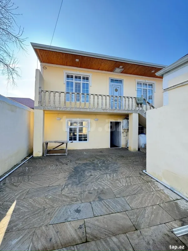 Satılır 6 otaqlı həyət evi
