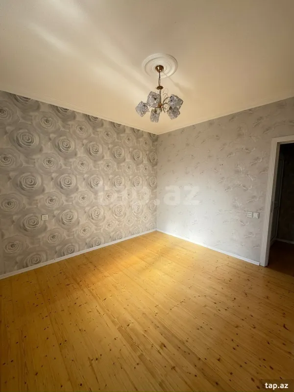 Satılır 6 otaqlı həyət evi