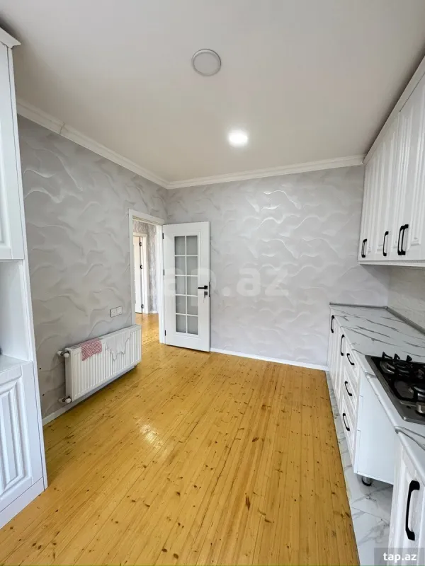 Satılır 6 otaqlı həyət evi