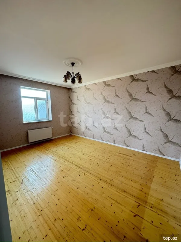 Satılır 6 otaqlı həyət evi