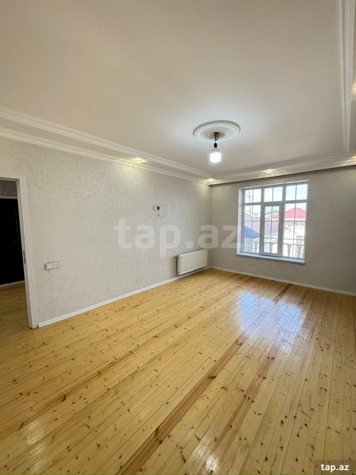 Satılır 6 otaqlı həyət evi