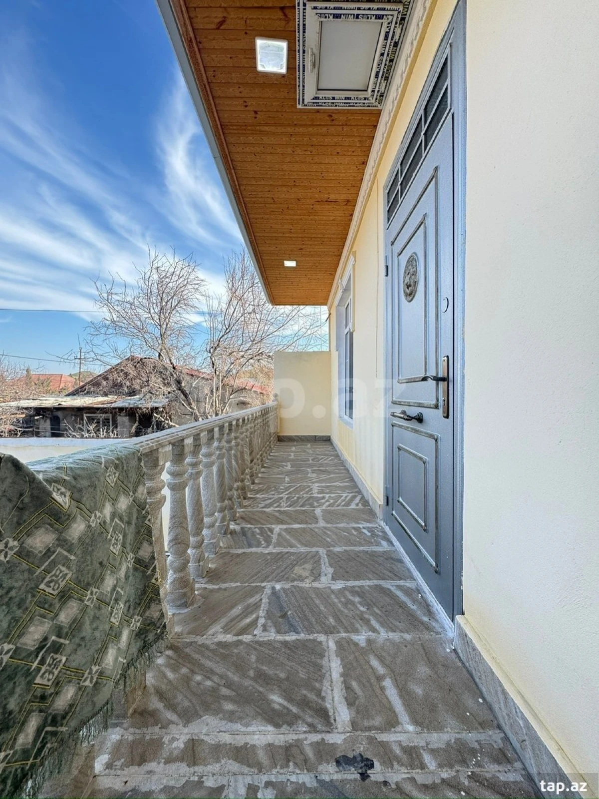 Satılır 6 otaqlı həyət evi