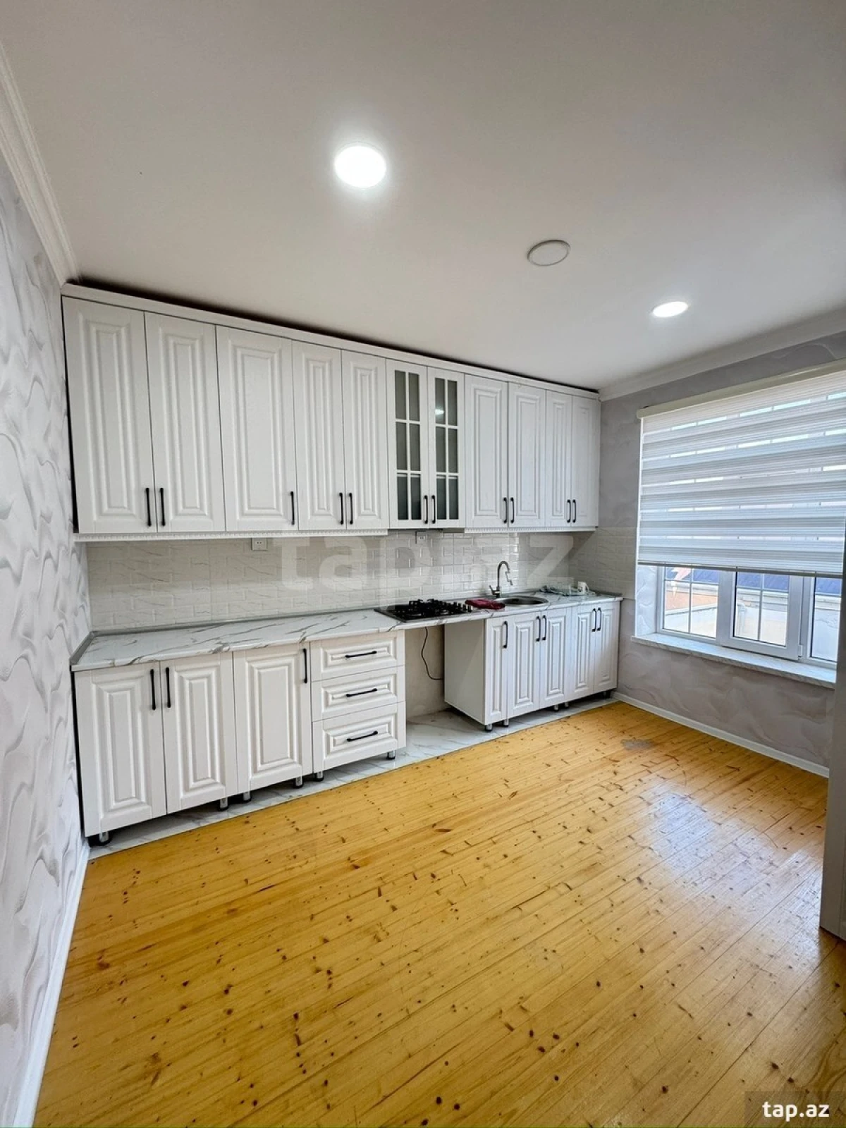 Satılır 6 otaqlı həyət evi