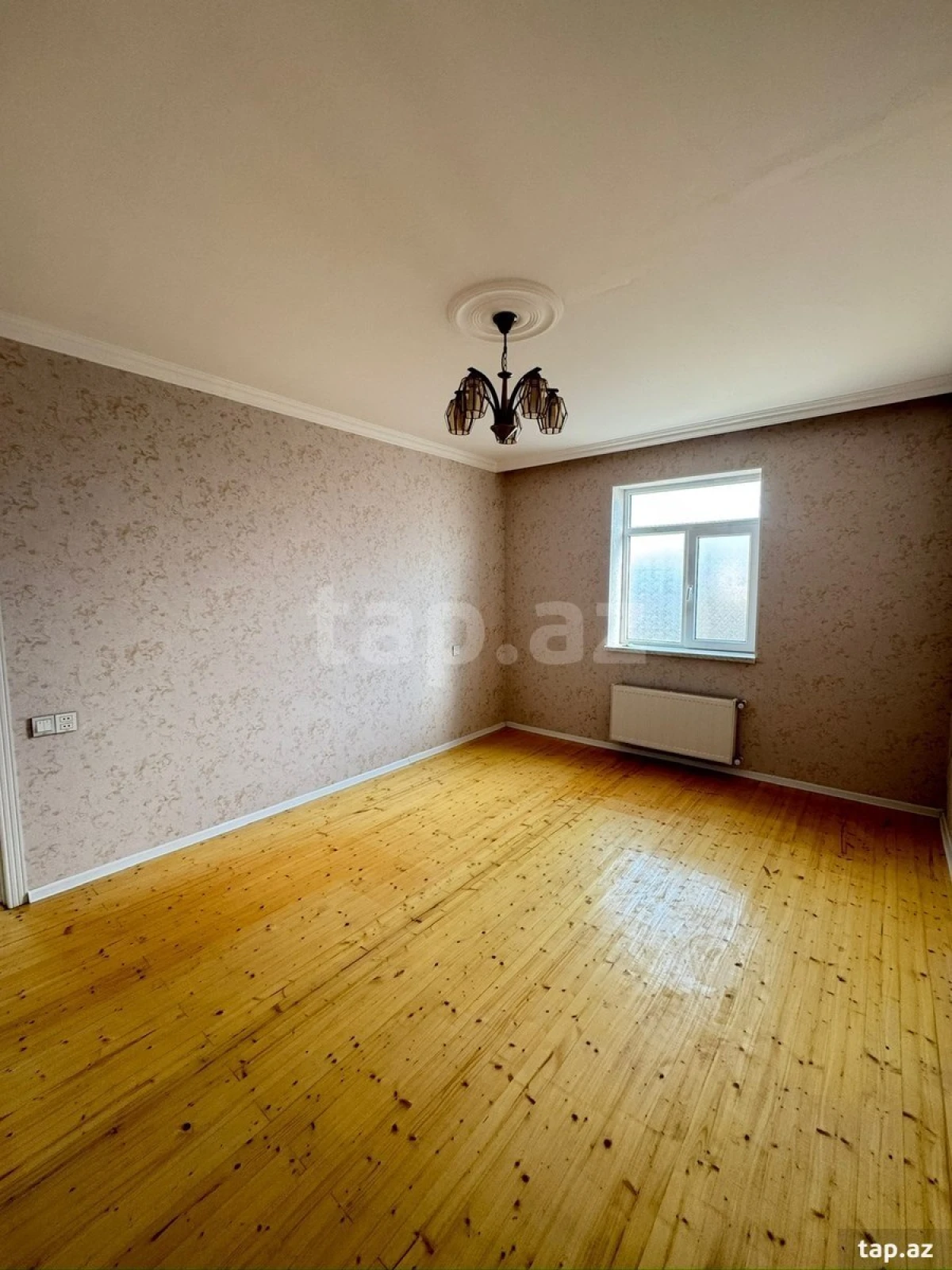 Satılır 6 otaqlı həyət evi